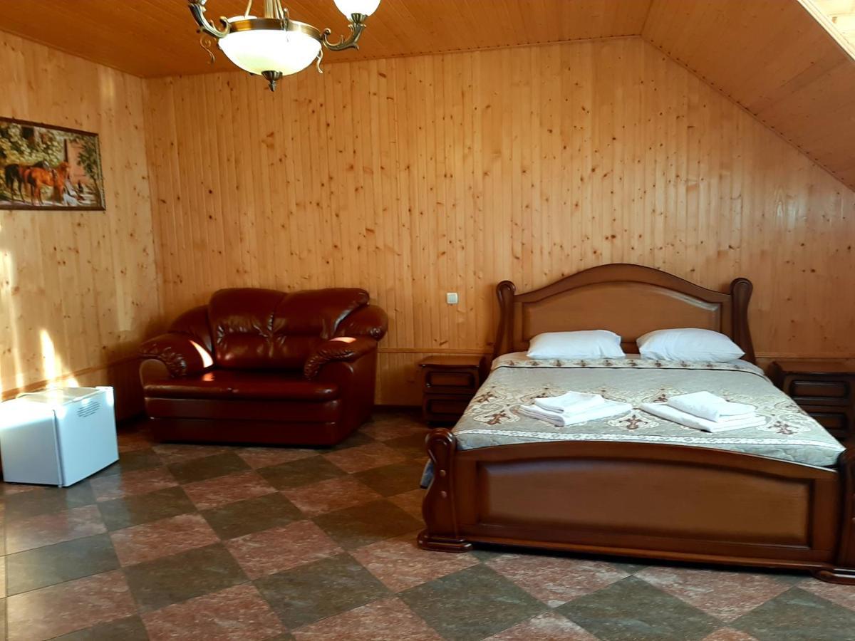 Заміський Комплекс Grand Prix Otel Tsyurupynsk Dış mekan fotoğraf