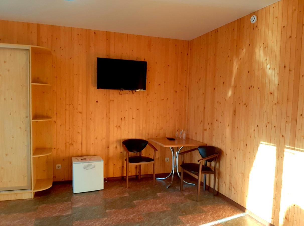 Заміський Комплекс Grand Prix Otel Tsyurupynsk Dış mekan fotoğraf