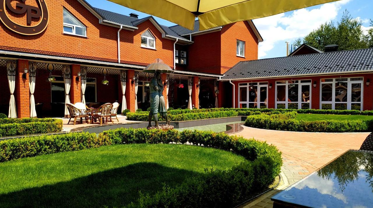 Заміський Комплекс Grand Prix Otel Tsyurupynsk Dış mekan fotoğraf
